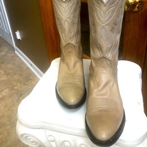 Men Nocona boots. Cream color, size 8 1/2.